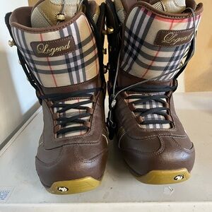 Northwave/legend Brown and Gold snowboarding boots size 8